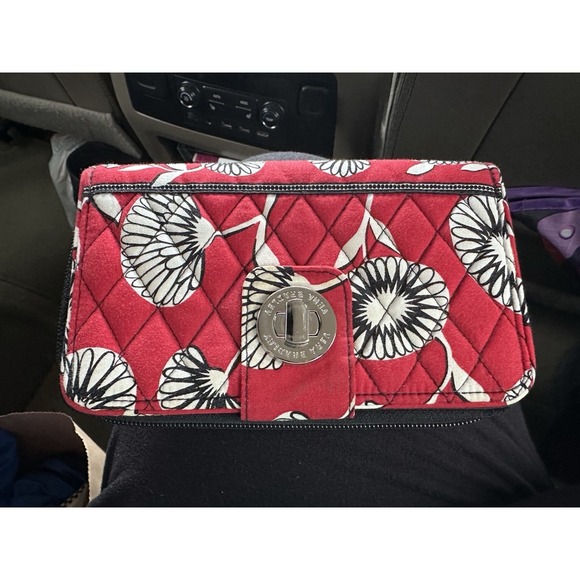 Vera Bradley Red Turn Lock Wallet Deco Daisy 2011 Coin Pocket Card Slots Retired - Picture 1 of 4